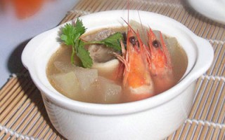 梅雨季节美味药膳——冬瓜生姜鲜虾汤
