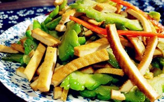 夏食苦瓜 美味养生