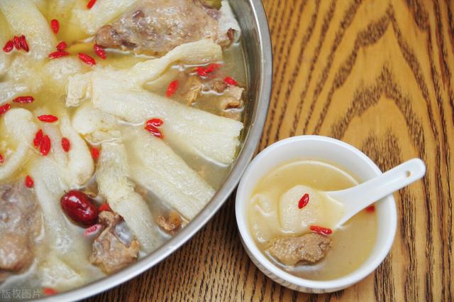 秋天了，1200道营养汤，争取都煲一次！滋补润燥，收藏了